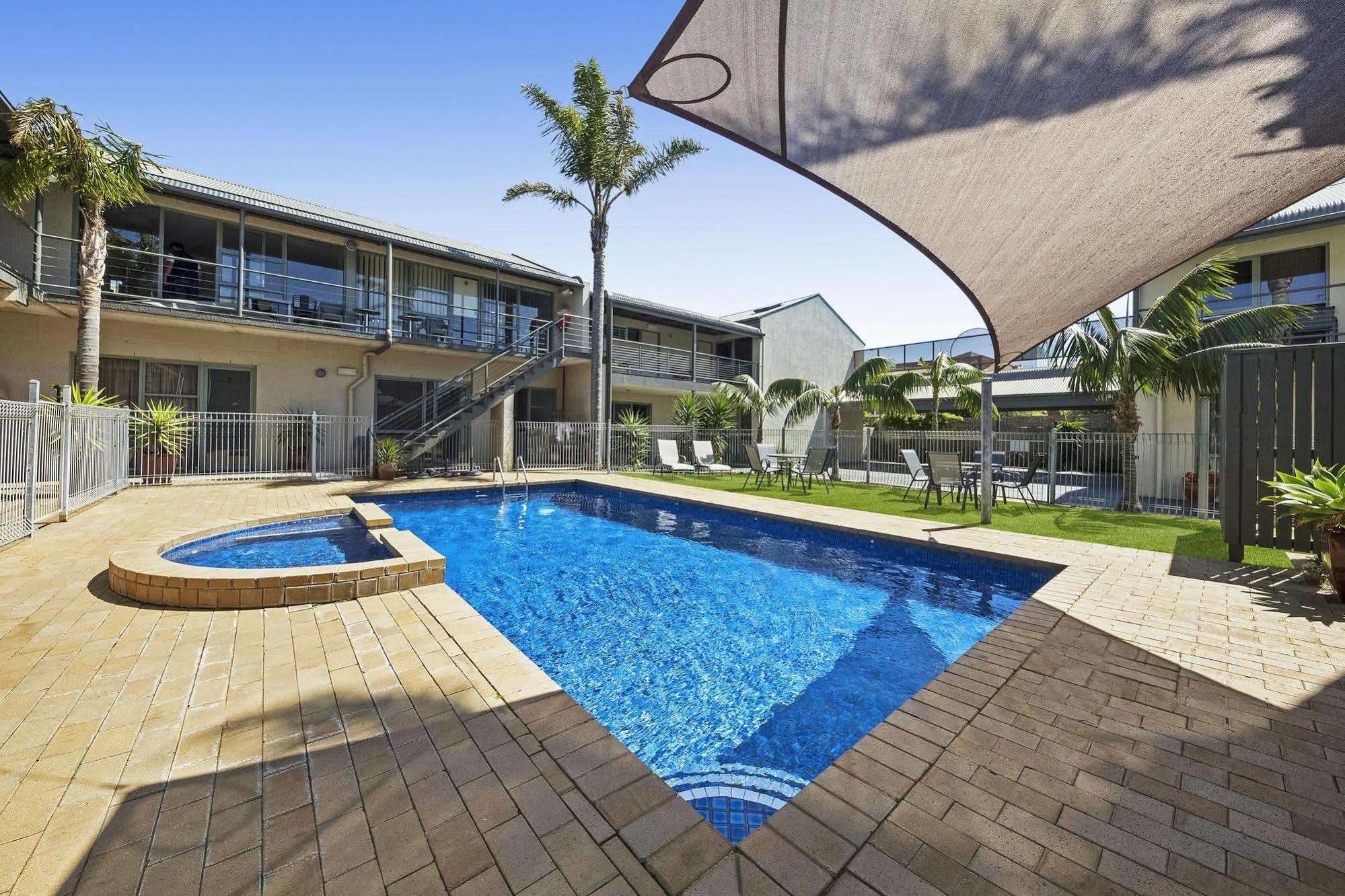 Moonlight Bay Apartments Rye Exterior foto