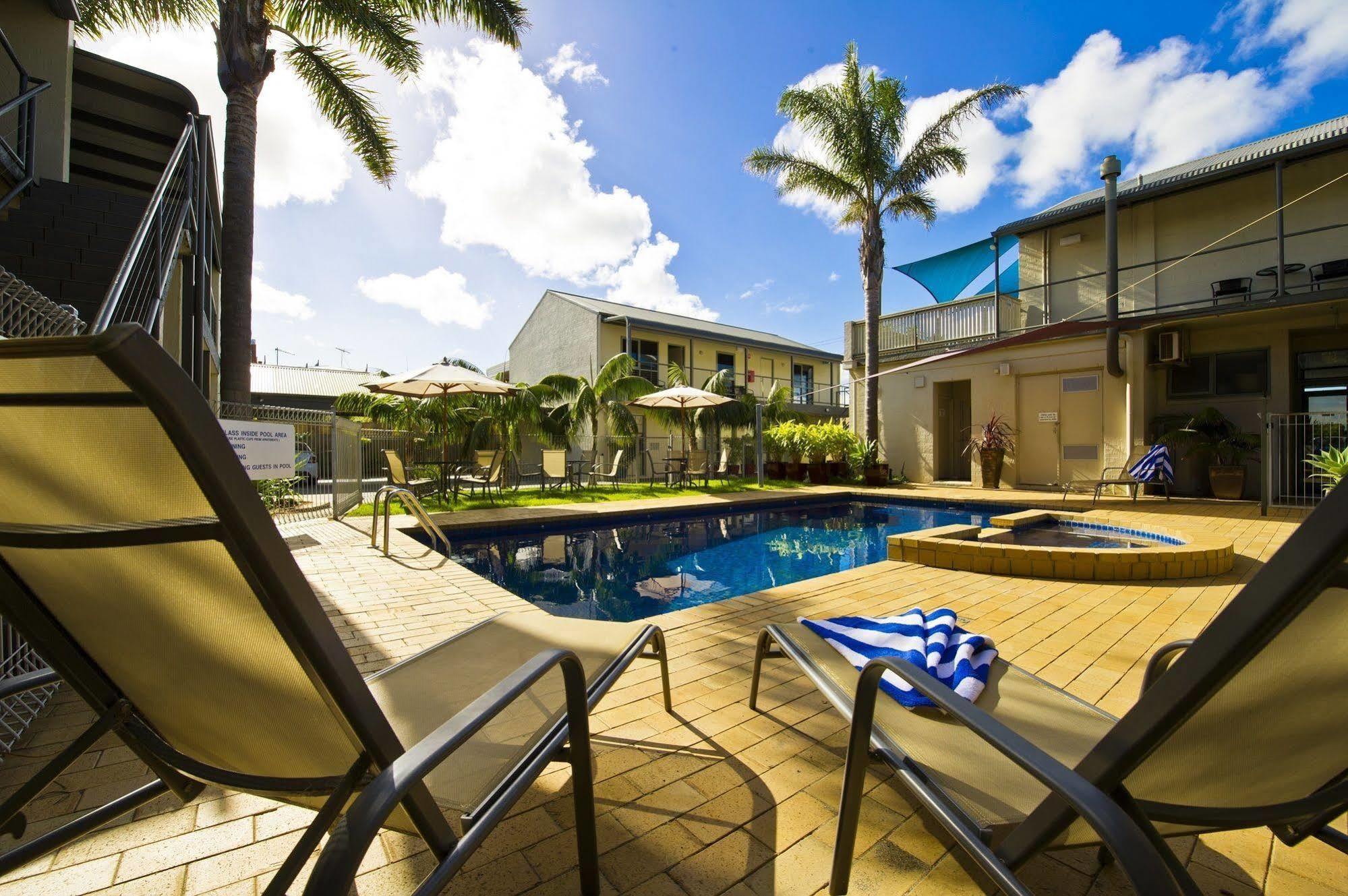 Moonlight Bay Apartments Rye Exterior foto